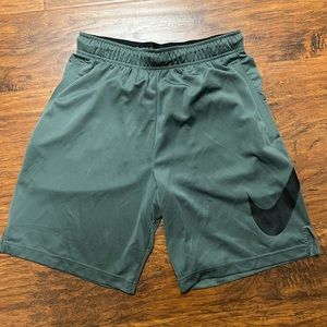 Nike Air standard fit short sz M